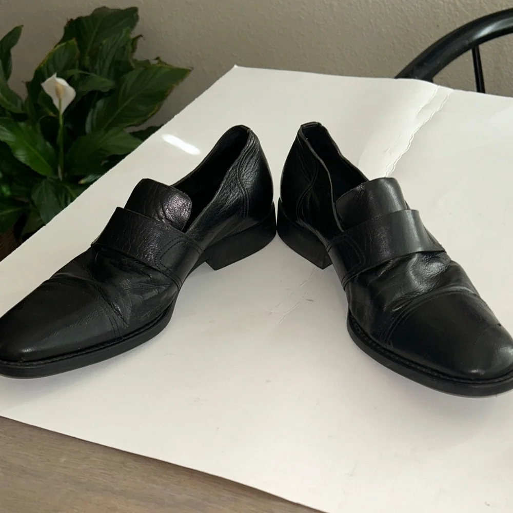 Gucci Black Leather Loafers for Men